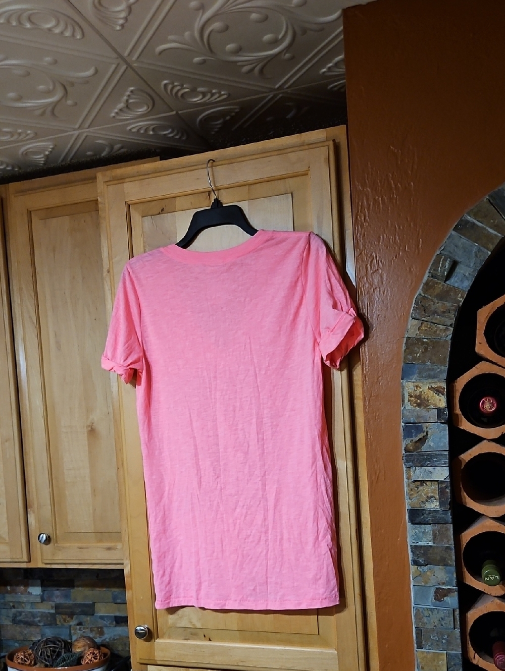 PINK Victoria's Secret Pink V-Neck 'LOVE PINK' Graphic Tee - Picture 2 of 3